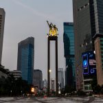 Suasana Patung Selamat Datang, Jakarta, pada malam hari. Mukti Mulyana